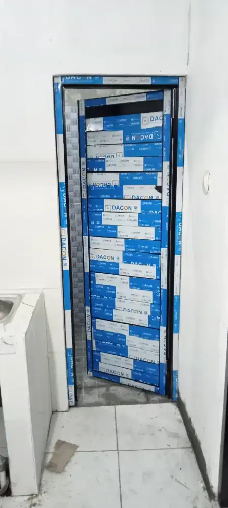 Pintu panel aluminium