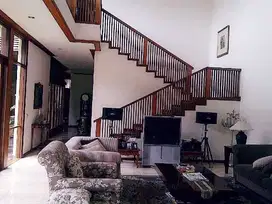 (SALE) RUMAH MAINROAD DAGO, BANDUNG, PUSAT KOTA , STRATEGIS (NEGO)