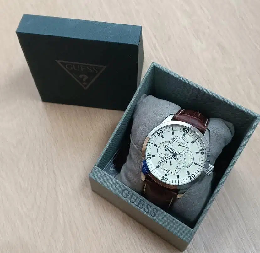 JAM TANGAN GUESS