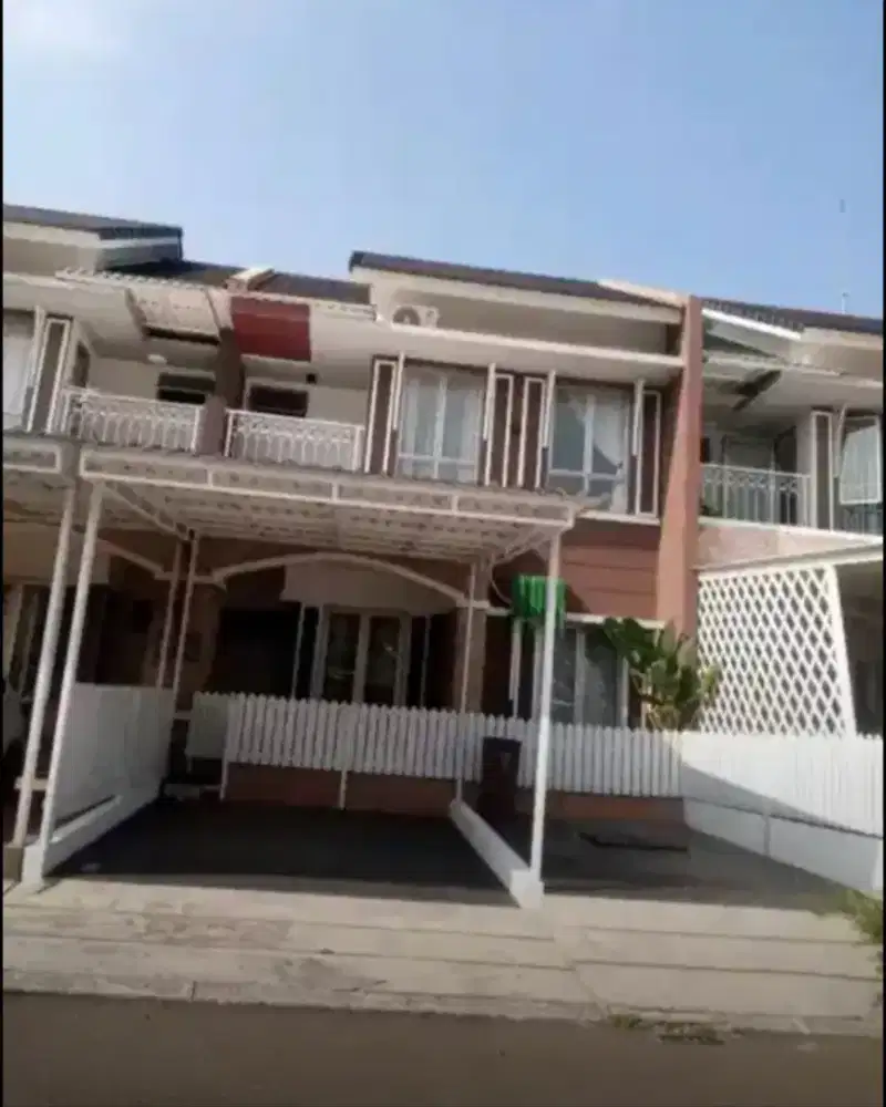 SEWACEPAT! Rumah 2 Lt Semi furnished Di Royal Tajur Kota Bogor