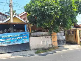 Dijual Rumahn Pinggir Jalan Luas 275