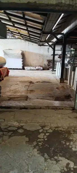 gudang + toko dinanjung Bandung Lokasi, pinggir jalan, akses kontainer