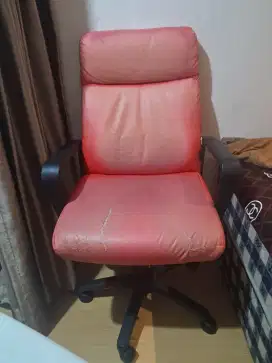 Kursi putar kantor