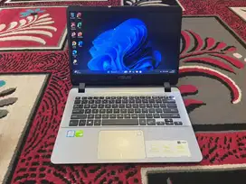 Laptop Asus A407U (second). Core i5-8250U. RAM 8 GB. SSD 256 GB. VGA