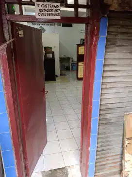 Dikontrakan rumah 2 lantai di daerah Tebet, Jakarta Selatan