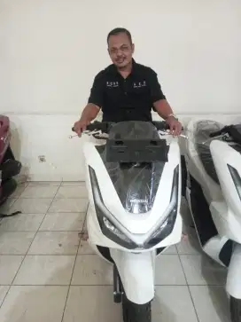 Sy siap membantu untuk Driver freelance motor atau mobil.
