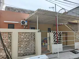 Sewa rumah baru 2kmr rungkut mapan dekat superindo,mc d,bca ada ac