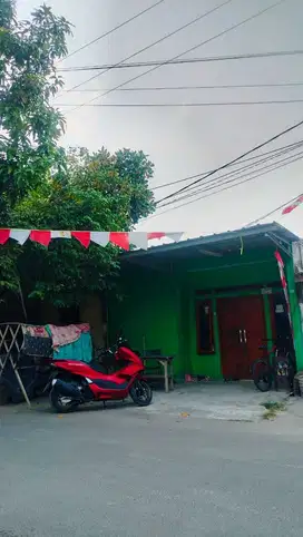 Jual rumah deket indomart jalan besar depan kampus