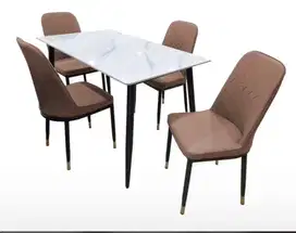 Dijual murah meja makan 1 set (nego)