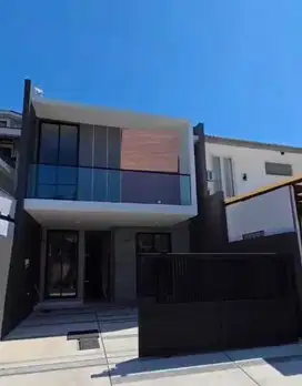 Rumah Cantik Pantai Mentari  Surabaya