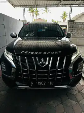 Pajero dakar 2021 hitam sunroof automatic matic metic matik