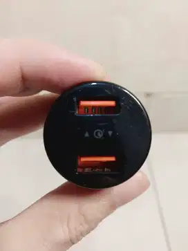 Charger motor usb fast charging aukey