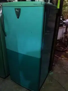 kulkas Panasonik dingin beku normal orisinil