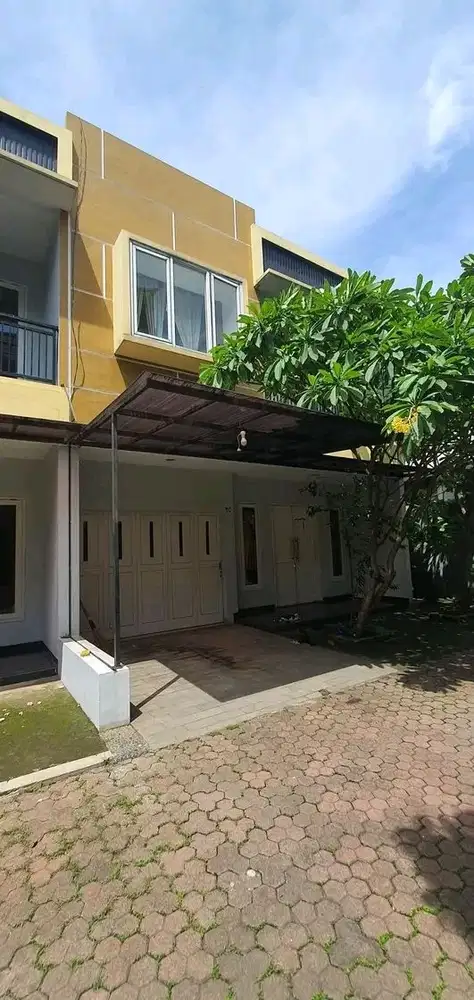 Dijual Rumah 2 Lantai Premium Townhouse di Pasar Minggu