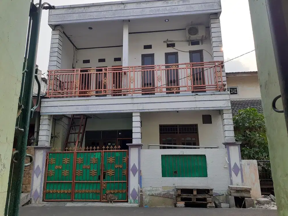 Tingkat 2 Lantai, Kokoh dan Terawat, Murah, Posisi Strategis
