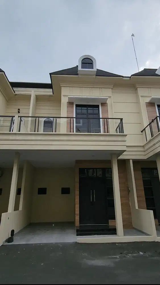 Villa Mewah Komplek Vrederick Haus Daerah Medan Baru Iskandar Muda