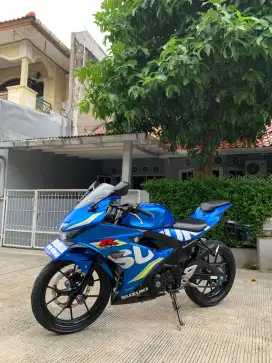 SUZUKI GSX R KEYLESS 2017 KM 25 RB ISTIMEWA