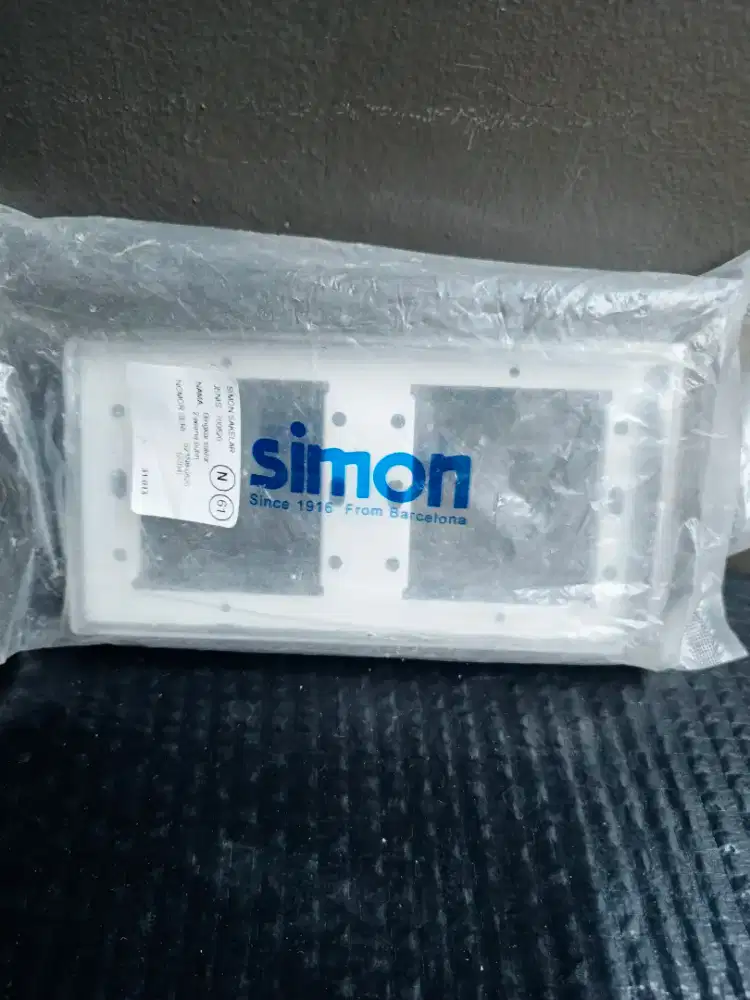 Simon i7 Series 2 Gang Frames Gray