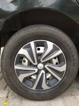 Velk kaleng mobil sigra 4 R13 sekaligus dop