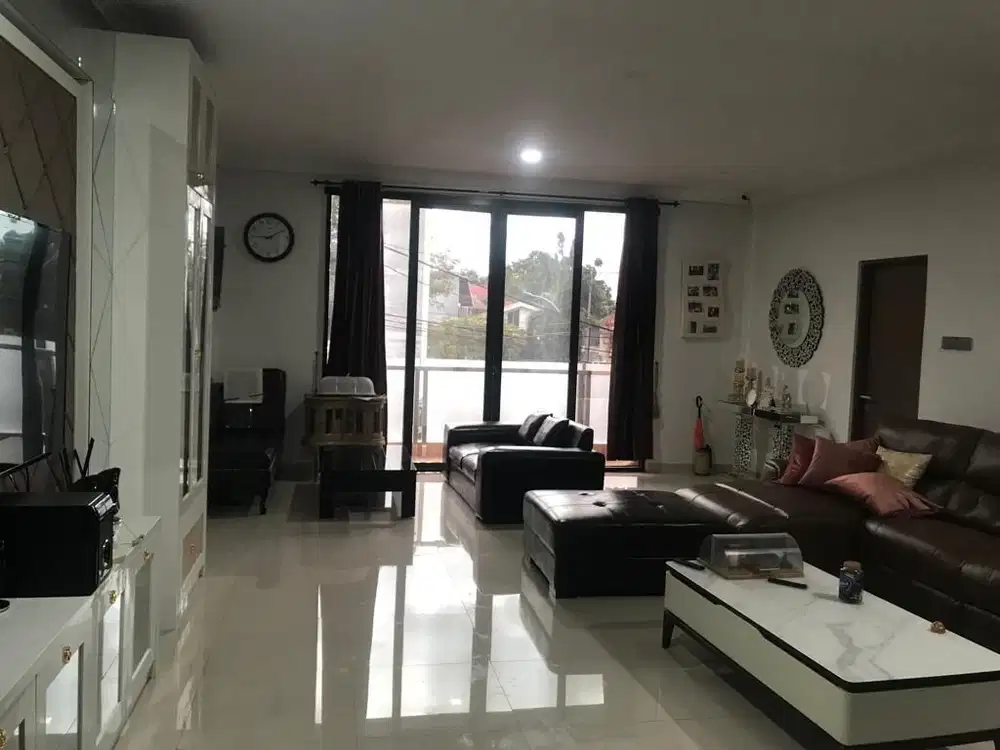 Rumah Lux 3 Lantai Murah Siap Huni di Cigadung Dago Kota Bandung