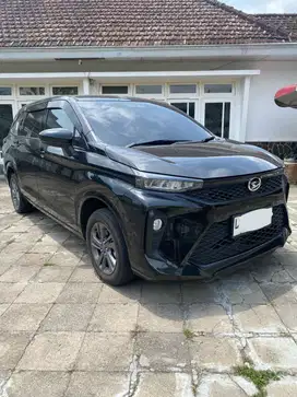 Low km 9k. Xenia R CVT 2023