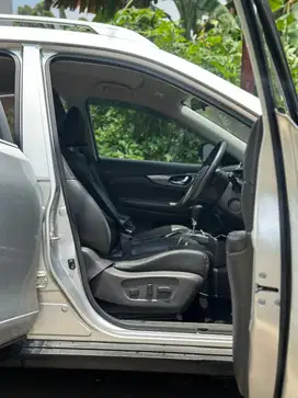 Nissan X-Trail 2015 Bensin