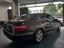 Mercedes-Benz E300 2011 Bensin