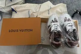 Sepatu LV Trainer sneaker Monogram denim grained calf leather like new