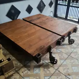 Meja troli antik