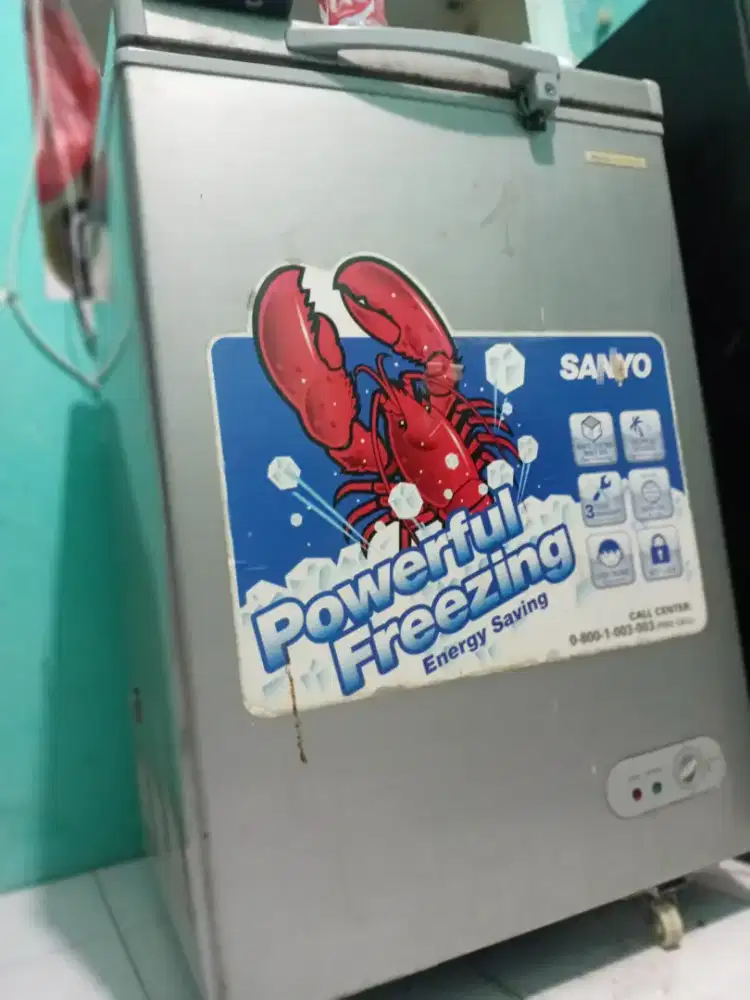 Freezer untuk frozzen merek sanyo