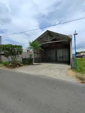 Gudang strategis tepi jalan area jl. Kasongan