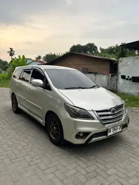 Mobil kijang Innova