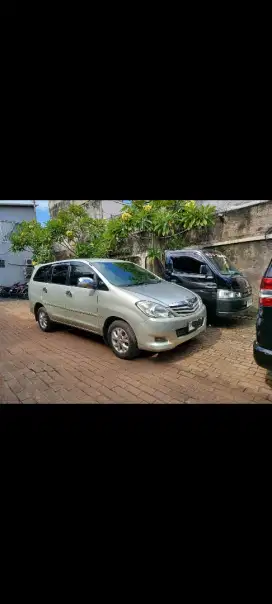 Innova G diesel matic 2009