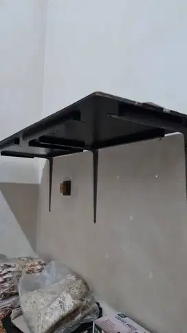 Tatakan Meja Pasang di Tembok Buat Tape & Speaker (Bekas)
