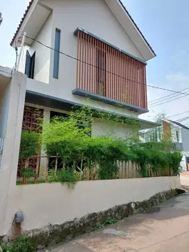 Dijual Rumah Lokasi Strategis Dekat Alun Alun Depok Griya Camar Asri