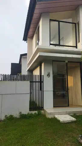 Disewakan Rumah 2 Lantai Hook Waterfront Travertine