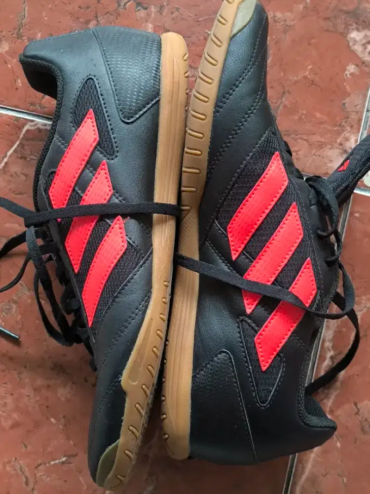 Sepatu Futsal Adidas 44