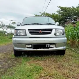 Mobil keluarga siap keliling indonesia