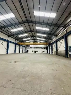 Sewa Gudang Kawasan Industri Delta Silicon Cikarang Crane  20 Ton
