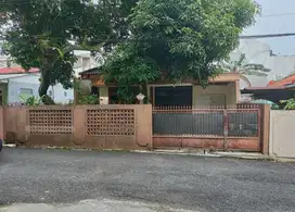DIJUAL CEPAT BU RUMAH TERMURAH LUAS 195M2 DI JAGAKARSA JAKARTA SELATAN