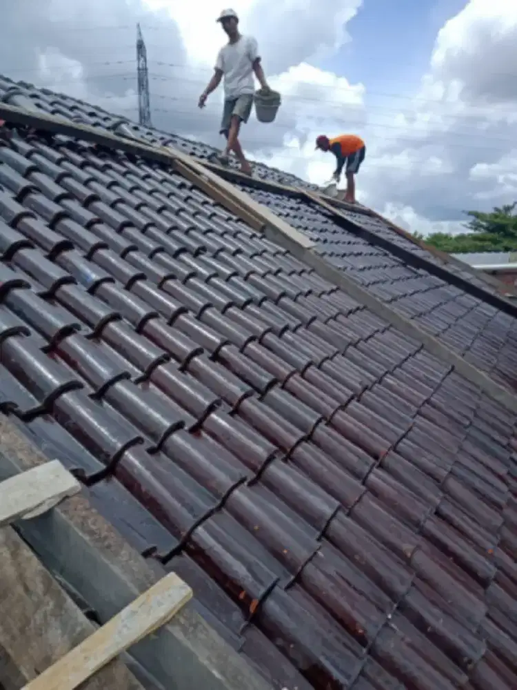 JASA TUKANG PERBAIKAN ATAP BOCOR RENOVASI RUMAH PENGECETAN DINDING