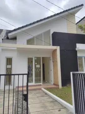 Di Jual Rumah di Villa Melati Mas, BSD City. Tangerang Selatan