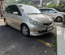 Honda Jazz matic 1.5 idsi Mulus Isi Lengkap