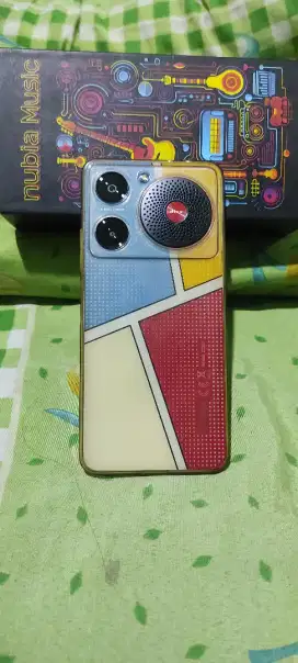 zte nubia music(4+4g /128gb)fulset tanpa charger mulus mahar bt tt