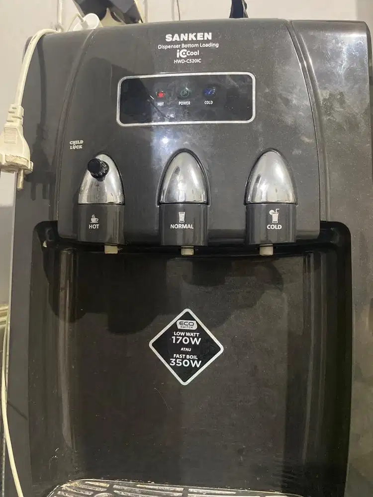 Dispenser galon bawah Sanken