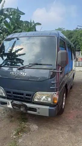 Isuzu Elf minibus 2013 Diesel