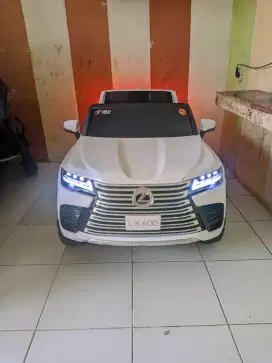 Mobil aki anak Lexus
