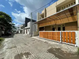 Dekat UGM, Rumah Kokoh 2 Lantai Lingkungan Perumahan Jakal Km 6