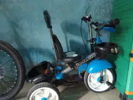 Sepeda anak roda tiga