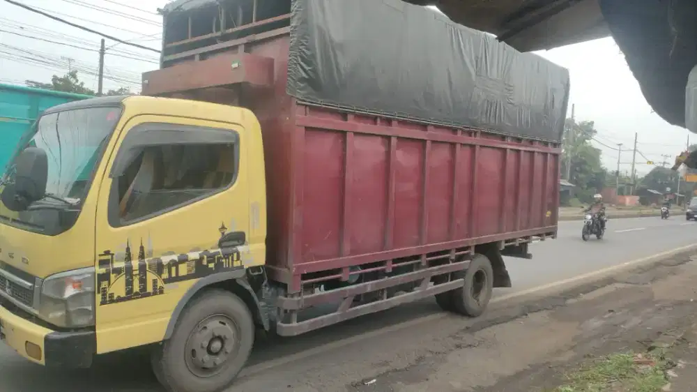 Truk lintas jawa dan sumatra